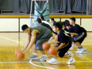 きめ細かく指導するショータ